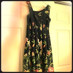 Flared pleated flowered dress 👗